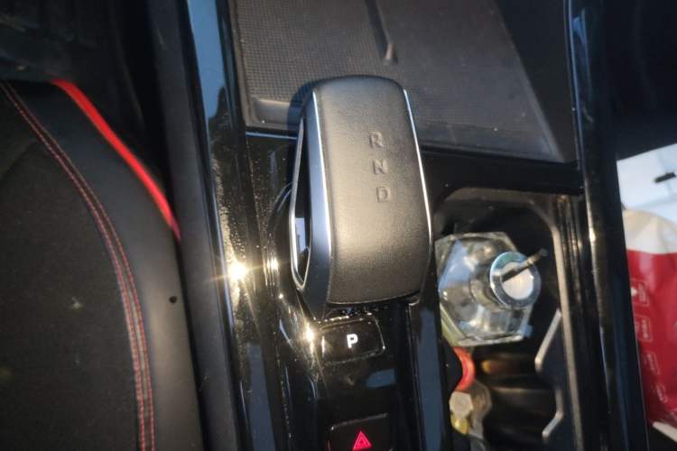 Used Geely Auto Emgrand X7 Sport 2024 1.5TD Dragon Edition Gear Lever
