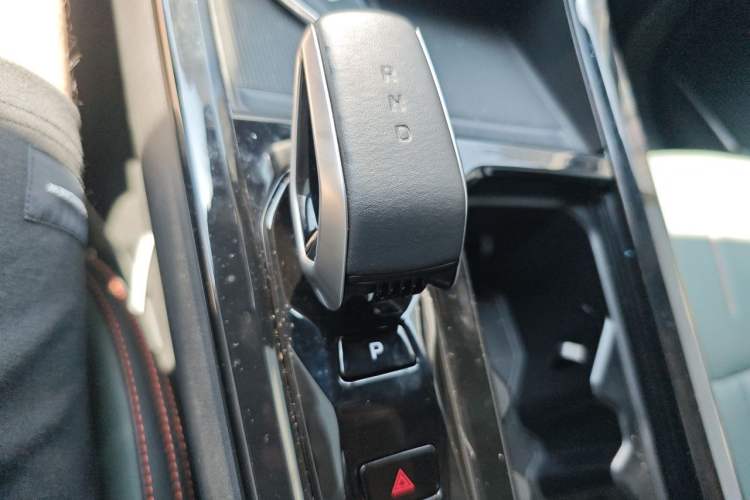Used Geely Auto Emgrand X7 Sport 2024 1.5TD Smart Connect+ Gear Lever
