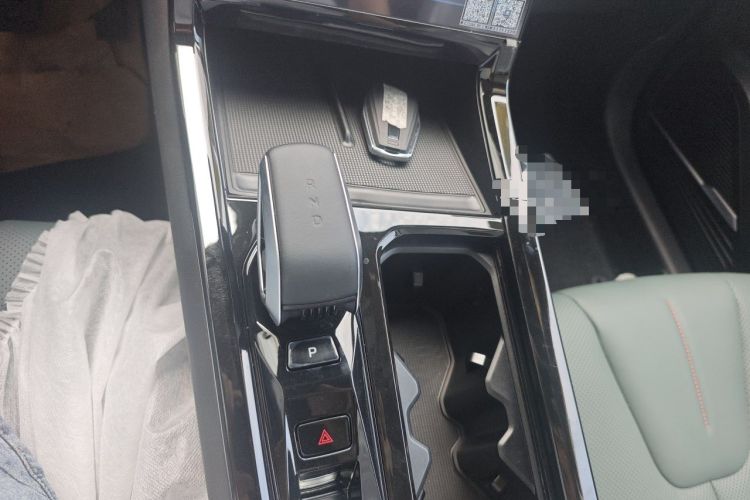 Used Geely Auto Emgrand X7 Sport 2024 1.5TD Smart Connect+ Gear Lever