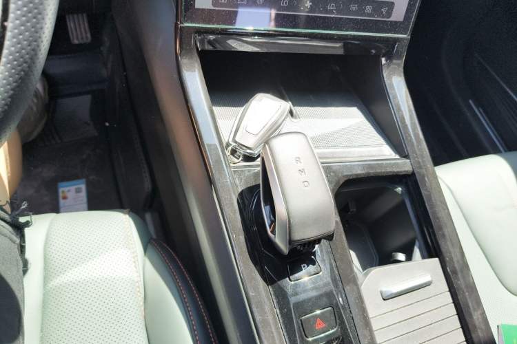 Used Geely Auto Emgrand X7 Sport 2024 1.5TD Dragon Edition Gear Lever