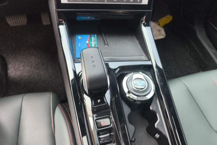 Used Geely Auto Emgrand X7 Sport 2024 1.5TD Smart Connect+ Gear Lever