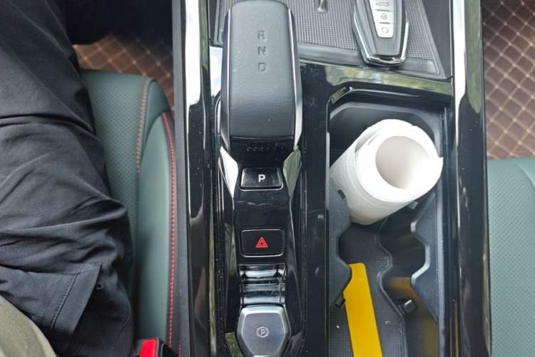 Used Geely Auto Emgrand X7 Sport 2024 1.5TD Dragon Edition Gear Lever