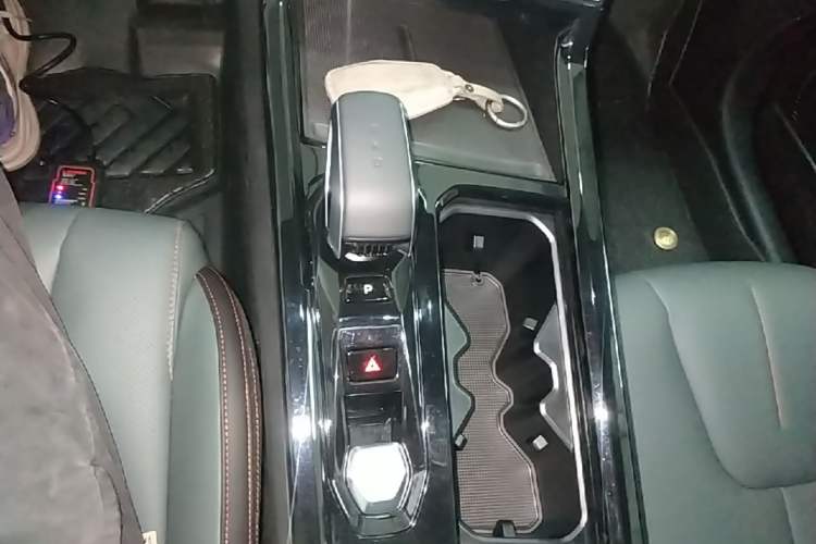 Used Geely Auto Emgrand X7 Sport 2024 1.5TD Dragon Edition Gear Lever