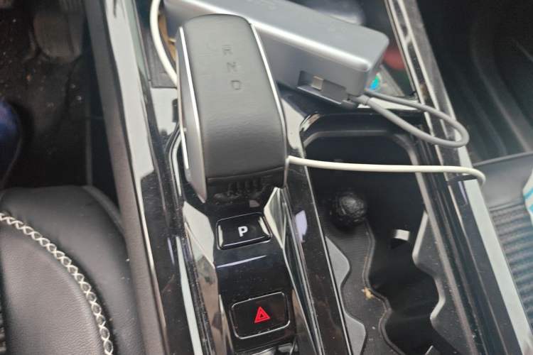 Used Geely Auto Emgrand X7 Sport 2024 1.5TD Smart Connect+ Gear Lever