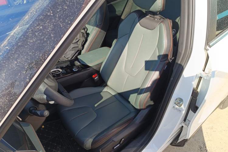 Used Geely Auto Emgrand X7 Sport 2024 1.5TD Smart Connect+ Left Front Seat