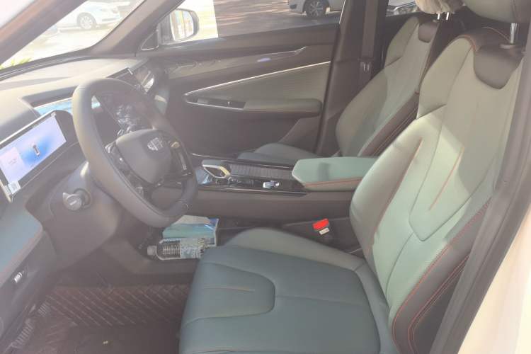 Used Geely Auto Emgrand X7 Sport 2024 1.5TD Smart Connect+ Left Front Seat
