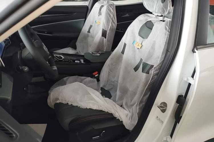 Used Geely Auto Emgrand X7 Sport 2024 1.5TD Smart Connect+ Left Front Seat