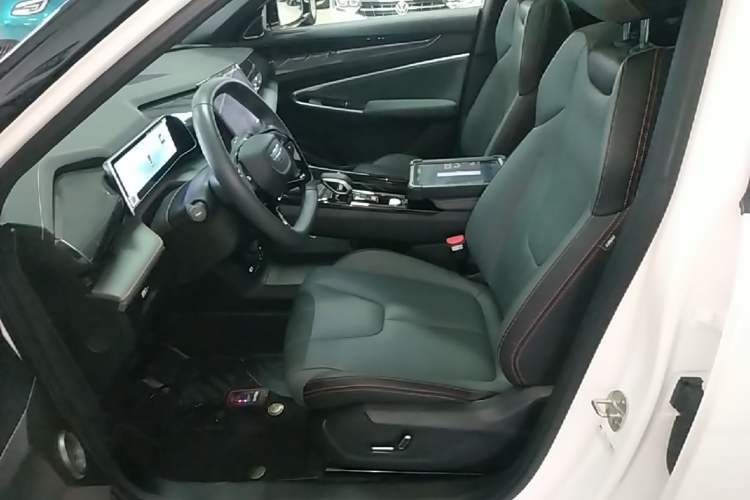 Used Geely Auto Emgrand X7 Sport 2024 1.5TD Dragon Edition Left Front Seat
