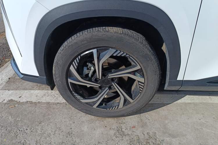 Used Geely Auto Emgrand X7 Sport 2024 1.5TD Smart Connect+ Left Front Wheel Hub