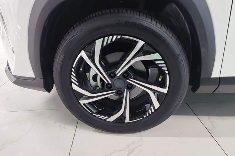 Used Geely Auto Emgrand X7 Sport 2024 1.5TD Smart Connect+ Left Front Wheel Hub