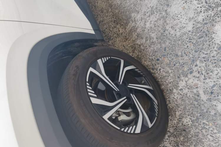 Used Geely Auto Emgrand X7 Sport 2024 1.5TD Dragon Edition Left Front Wheel Hub