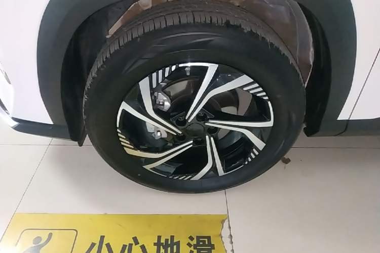 Used Geely Auto Emgrand X7 Sport 2024 1.5TD Dragon Edition Left Front Wheel Hub