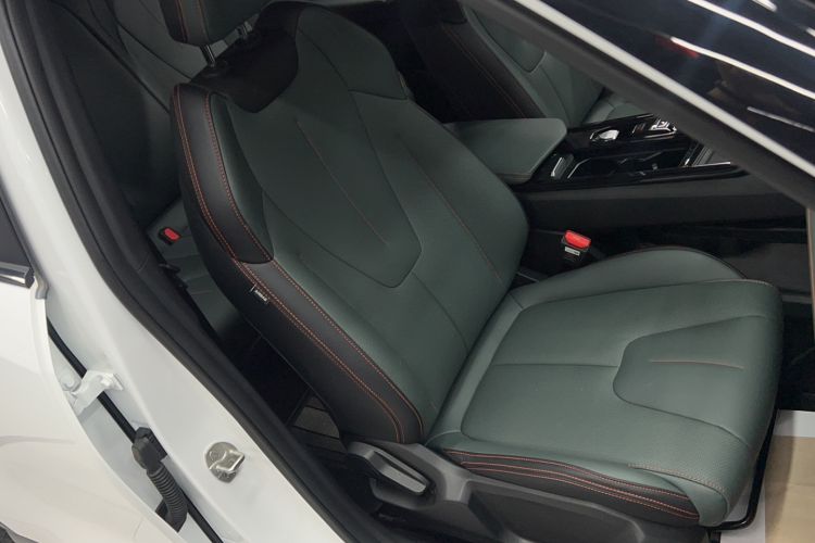 Used Geely Auto Emgrand X7 Sport 2024 1.5TD Dragon Edition Right Front Seat
