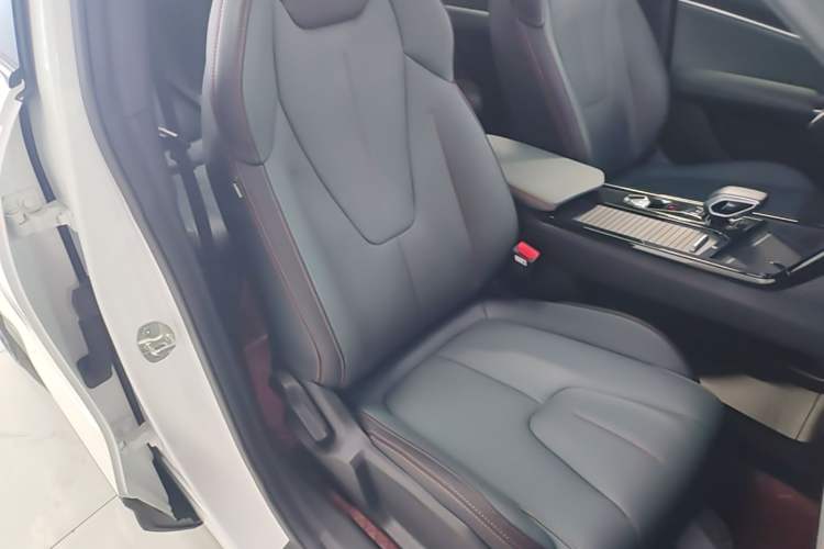 Used Geely Auto Emgrand X7 Sport 2024 1.5TD Smart Connect+ Right Front Seat