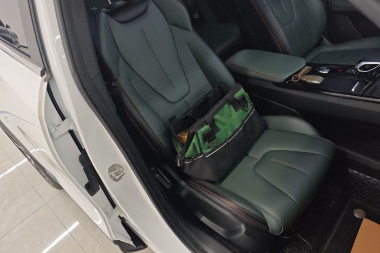 Used Geely Auto Emgrand X7 Sport 2024 1.5TD Smart Connect+ Right Front Seat