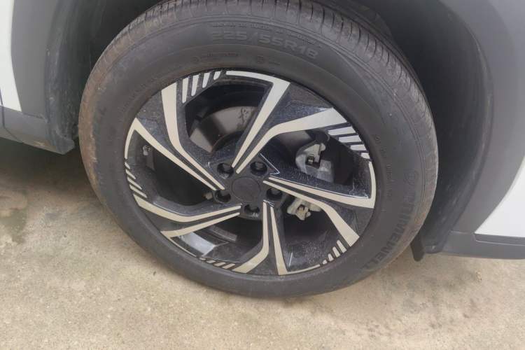 Used Geely Auto Emgrand X7 Sport 2024 1.5TD Dragon Edition Right Front Wheel Hub