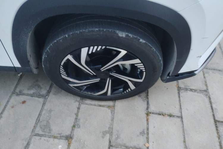Used Geely Auto Emgrand X7 Sport 2024 1.5TD Dragon Edition Right Front Wheel Hub