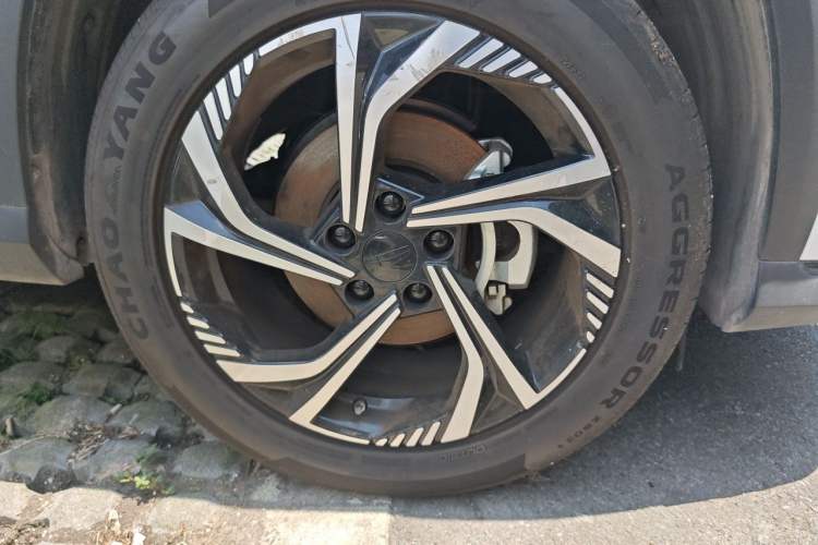 Used Geely Auto Emgrand X7 Sport 2024 1.5TD Smart Connect+ Right Front Wheel Hub