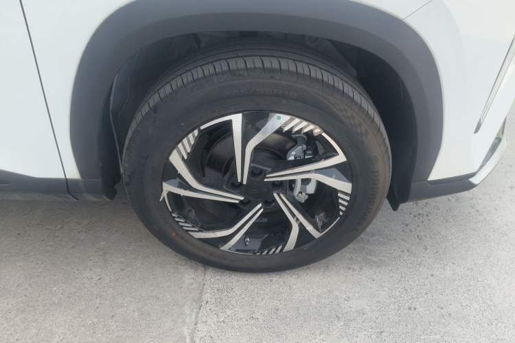 Used Geely Auto Emgrand X7 Sport 2024 1.5TD Smart Connect+ Right Front Wheel Hub