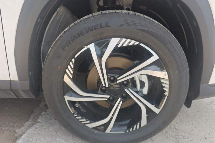 Used Geely Auto Emgrand X7 Sport 2024 1.5TD Smart Connect+ Right Front Wheel Hub