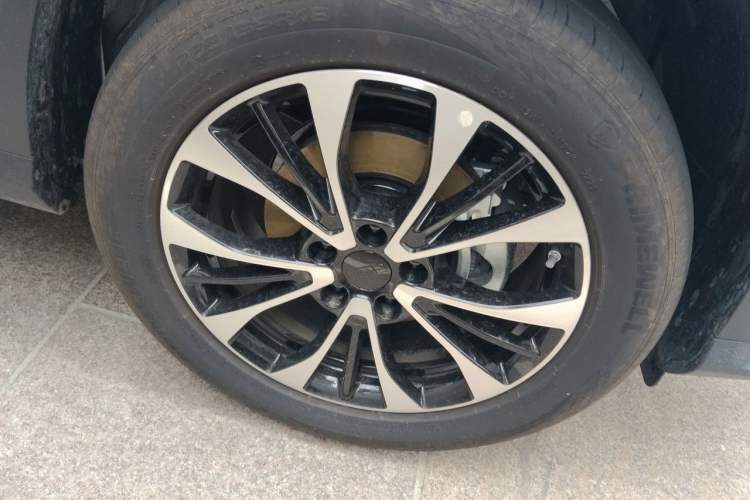 Used Geely Auto Emgrand X7 Sport 2024 1.5TD Prestige Edition Right Front Wheel Hub