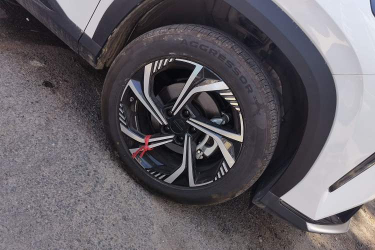 Used Geely Auto Emgrand X7 Sport 2024 1.5TD Dragon Edition Right Front Wheel Hub