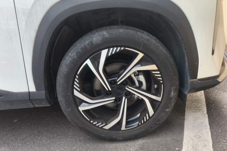 Used Geely Auto Emgrand X7 Sport 2024 1.5TD Smart Connect+ Right Front Wheel Hub