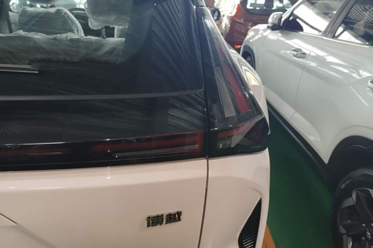 Used Geely Auto Emgrand X7 Sport 2024 1.5TD Smart Connect+ Right Rear Taillight