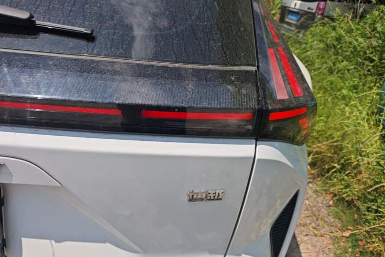 Used Geely Auto Emgrand X7 Sport 2024 1.5TD Dragon Edition Right Rear Taillight