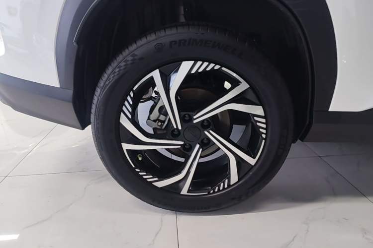 Used Geely Auto Emgrand X7 Sport 2024 1.5TD Smart Connect+ Right Rear Wheel Hub