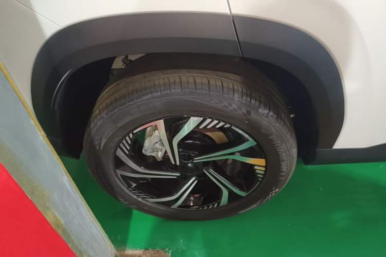 Used Geely Auto Emgrand X7 Sport 2024 1.5TD Smart Connect+ Right Rear Wheel Hub