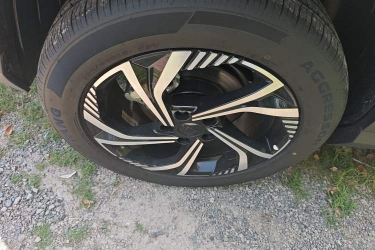 Used Geely Auto Emgrand X7 Sport 2024 1.5TD Dragon Edition Right Rear Wheel Hub