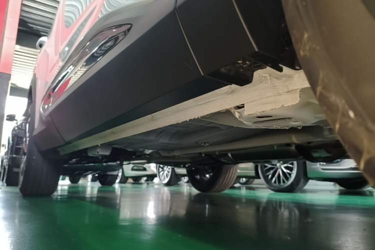 Used Geely Auto Emgrand X7 Sport 2024 1.5TD Smart Connect+ Right Side Sill