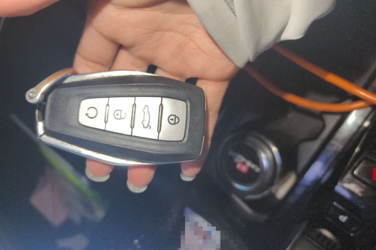 Used Geely Auto Emgrand X7 Sport 2024 1.5TD Smart Connect+ Vehicle Key