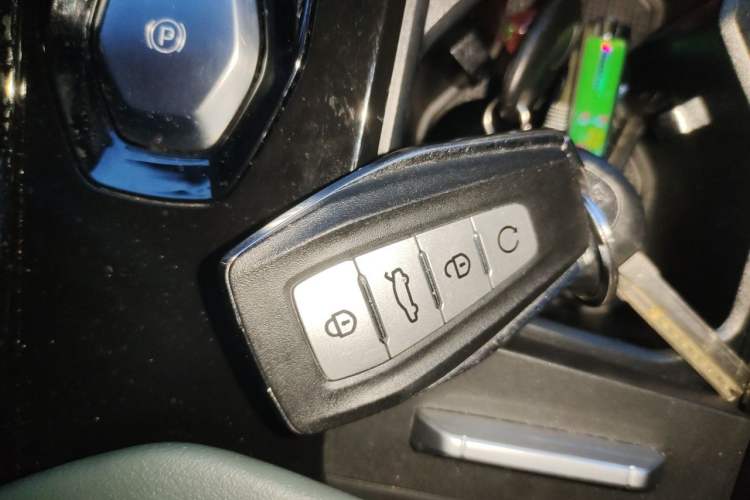 Used Geely Auto Emgrand X7 Sport 2024 1.5TD Dragon Edition Vehicle Key