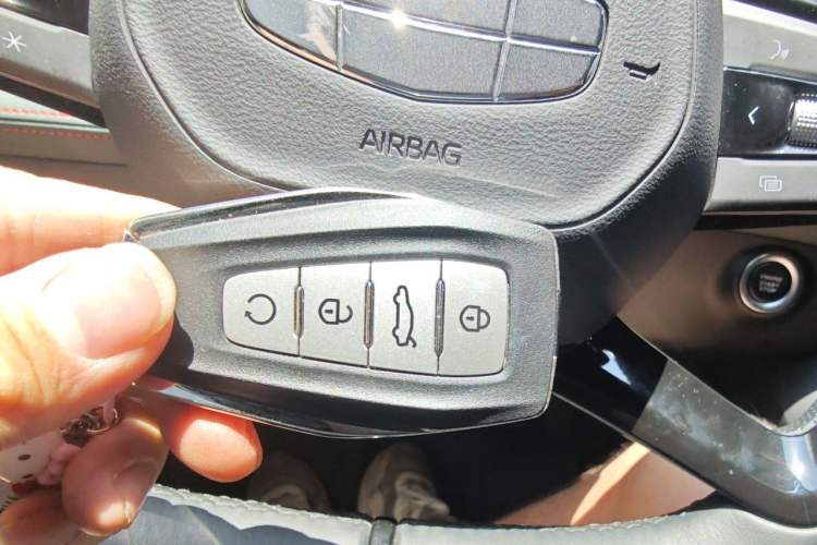 Used Geely Auto Emgrand X7 Sport 2024 1.5TD Smart Connect+ Vehicle Key