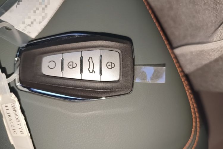 Used Geely Auto Emgrand X7 Sport 2024 1.5TD Smart Connect+ Vehicle Key