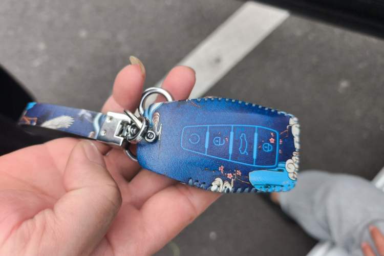 Used Geely Auto Emgrand X7 Sport 2024 1.5TD Smart Connect+ Vehicle Key