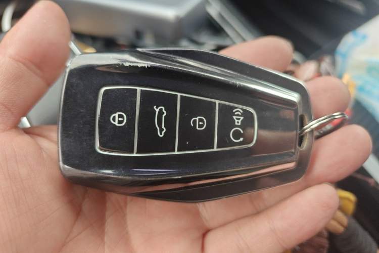Used Geely Auto Emgrand X7 Sport 2024 1.5TD Smart Connect+ Vehicle Key