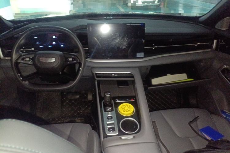 Used Geely Auto Emgrand X7 Sport 2026 Model 1.5TD Aspirational Center Console
