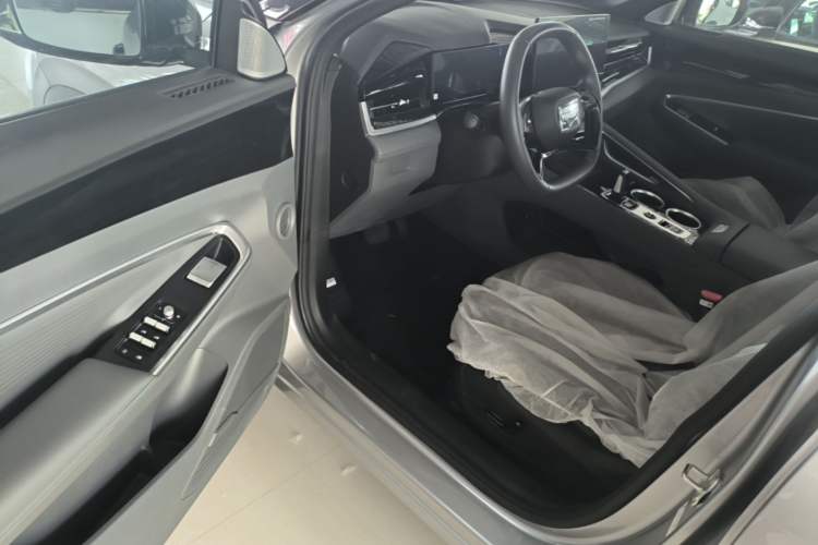 Used Geely Auto Emgrand X7 Sport 2026 Model 1.5TD Aspirational Driver Seat