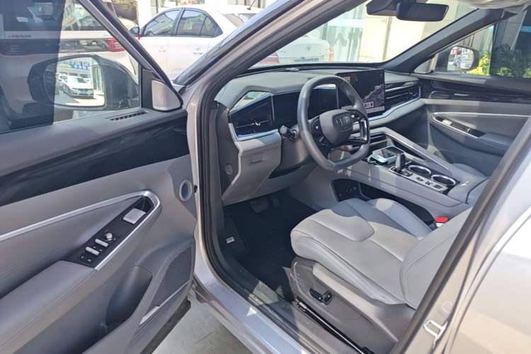 Used Geely Auto Emgrand X7 Sport 2026 Model 1.5TD Aspirational Driver Seat