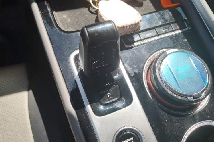 Used Geely Auto Emgrand X7 Sport 2026 Model 1.5TD Aspirational Gear Lever