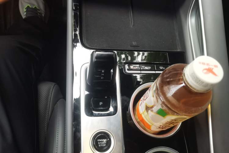 Used Geely Auto Emgrand X7 Sport 2026 Model 1.5TD Aspirational Gear Lever
