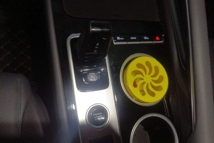 Used Geely Auto Emgrand X7 Sport 2026 Model 1.5TD Aspirational Gear Lever