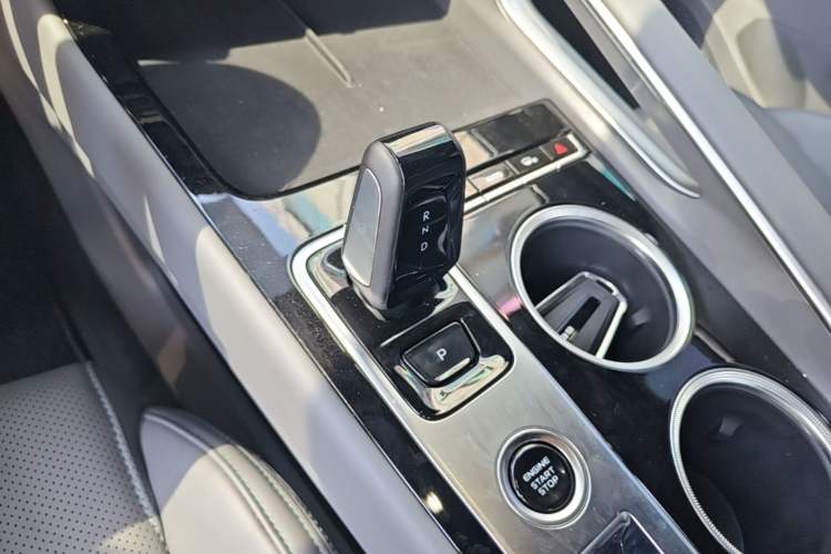 Used Geely Auto Emgrand X7 Sport 2026 Model 1.5TD Aspirational Gear Lever