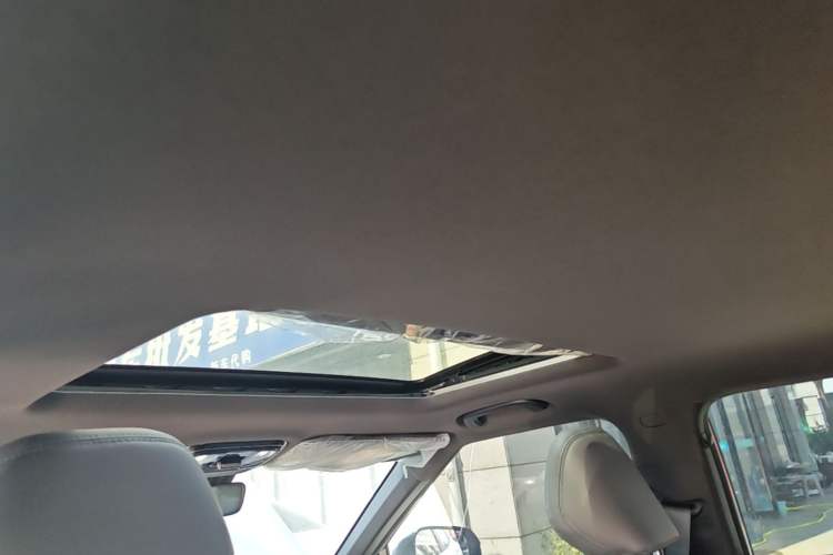 Used Geely Auto Emgrand X7 Sport 2026 Model 1.5TD Aspirational Headliner