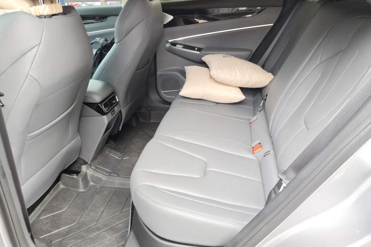 Used Geely Auto Emgrand X7 Sport 2026 Model 1.5TD Wonderful Left Rear Seat