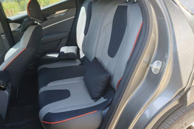 Used Geely Auto Emgrand X7 Sport 2026 Model 1.5TD Aspirational Left Rear Seat