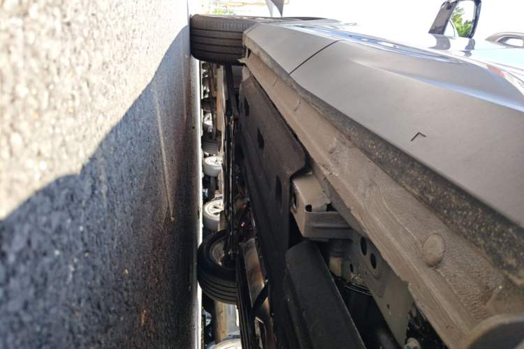 Used Geely Auto Emgrand X7 Sport 2026 Model 1.5TD Wonderful Left Side Sill